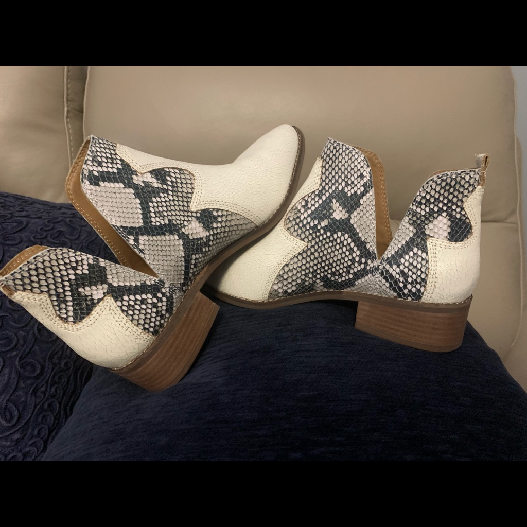 Lucky Brand Snake Skin Booties 71238